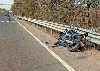 બુલેટના ચાલકે ટક્કર મારતા બાઇક પર સવાર બે પિતરાઇ ભાઇના મૃત્યુ | Two cousins ​​on bike killed after b…