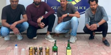 ગોત્રી વુડા ચારરસ્તા પાસે હેરસલૂનમાં દારૃની પાર્ટી માણતા ચાર મિત્રો પકડાયા | four friends caught dri…