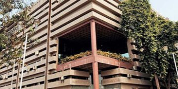 કોન્ટ્રાક્ટરોને ઘી-કેળા! AMCની સ્થાયી સમિતિમાં 45 મિનિટમાં 216 કરોડના કામ મંજૂર | AMC Clears Rs 216 …