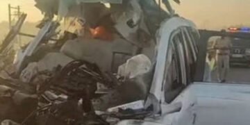 કરુણાંતિકા! હાઈવે પર ત્રણ વાહનો વચ્ચે ટક્કર થતાં 7ના મોત, બેંગલુરુમાં ગમખ્વાર અકસ્માત | bengaluru ho…