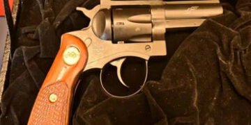 બોટાદમાં ભત્રીજાએ કાકાને રિવોલ્વર બતાવી રૂ. 7 કરોડની ખંડણી માગી | In Botad nephew showed a revolver …