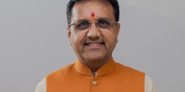 AMCના કાર્યક્રમ દરમિયાન શિક્ષણ મંત્રી પ્રદ્યુમન વાજાને હાર્ટએટેક આવ્યો, હોસ્પિટલમાં દાખલ | Pradyuman…