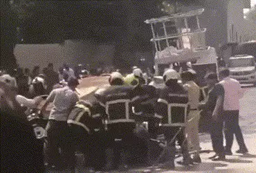 મુંબઈમાં મેટ્રો પિલરનો સ્લેબ ધરાશાયી: રિક્ષા અને કારનો કચ્ચરઘાણ, 4થી વધુ ઈજાગ્રસ્ત | mumbai mulund m…