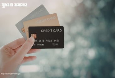 પહેલીવાર લઈ રહ્યા છો ક્રેડિટ કાર્ડ? તો જાણીલો 4 જરૂરી વાતો, નહીંતર ક્રેડિટ સ્કોર બગડશે! | Credit Car…