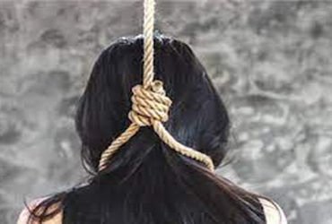 બાલાસિનોરમાં લગ્નના 40 વર્ષ બાદ સાસરિયાના ત્રાસથી વૃદ્વાનો આપઘાત | Elderly woman commits suicide in …