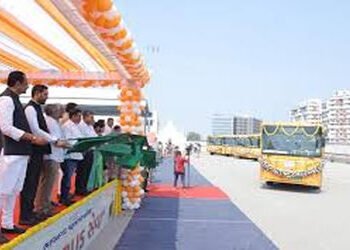 ઈ-બસ શરૂ કરવામાં BMC રાજ્યમાં પ્રથમ, નવી બસો ભાવનગરની લાઈફલાઈન બનશે | BMC first in the state to laun…