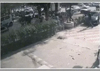 અમદાવાદના હાથીજણમાં અસામાજિક તત્ત્વો બેફામ, દ્રશ્ય ગોસ્વામીના સાગરિતોનો હુમલો | Law & Order Concern …