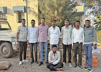 વિરમગામની હાંસલપુર ચોકડી ઉપરથી 11.88 લાખનો વિદેશી દારૂ ઝડપાયો | Foreign liquor worth Rs 11 88 lakh s…