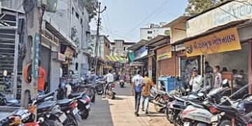 નડિયાદના માણેકચોકમાં પાલિકાની જમીન અને દુકાનો પર ભાડુઆતોનો ગેરકાયદે કબજો | Tenants illegally occupy …