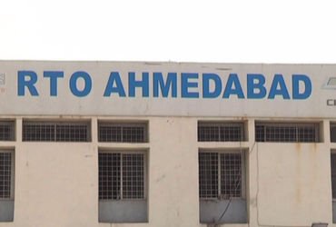 ઓવરલોડ,સ્પીડ સહિત નિયમનો ભંગ વાહન ચાલકોને રૃા. ૫૪૨ કરોડ દંડ | A atai ekkewe alluk Rs 542 crore moni