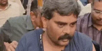 કુખ્યાત ચિરાગ ગોટીનું પોલીસે સરઘસ કાઢ્યું! કુખ્યાત સામે વધુ 2 FIR, ‘ગુંડા’થી પરેશાન લોકો રોડ પર ઉતર્…