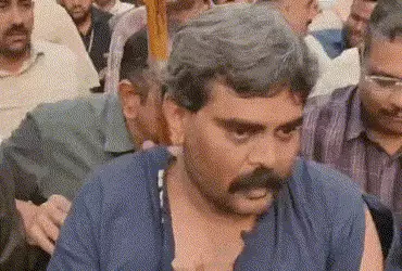 કુખ્યાત ચિરાગ ગોટીનું પોલીસે સરઘસ કાઢ્યું! કુખ્યાત સામે વધુ 2 FIR, ‘ગુંડા’થી પરેશાન લોકો રોડ પર ઉતર્…