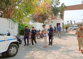 સ્કૂલોને ધમકીનું ખાલિસ્તાની કનેક્શન..મોદી-શાહનો ઉલ્લેખ..લખ્યું Bomb Bast Baroda Schools @1.11 | khal…