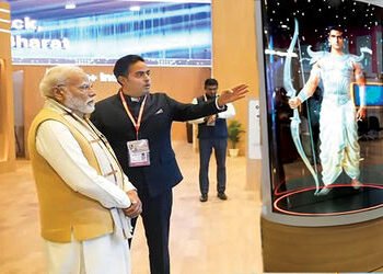 AI આધારિત વિવિધ મોડલનું નિરીક્ષણ કરતા પીએમ નરેન્દ્ર મોદી | PM Narendra Modi inspecting various AI ba…