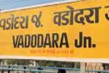 ગોવાથી રેલવેના પાર્સલોમાં વડોદરામાં દારૃની ડિલિવરીનું નેટવર્ક | liquer caught at railway parcel offi…