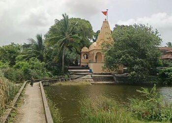 કોડિનારના આદપોકાર ગામમાં મોટી દુર્ઘટના, કૂંડમાં ખાબકતા માતા સહિત બે બાળકીઓના કરૂણ મોત | Gir Somnath …