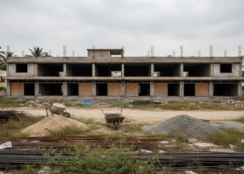 વડોદરા: બિલ્ડરે 10 દુકાનના બુકિંગ પેટે 2.28 કરોડ રૂપિયા લઇ પજેસન આપ્યું નહીં | Vadodara: Builder too…