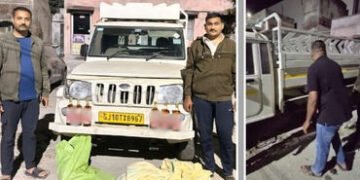 જામનગર: બુટલેગરની ચબરાકી પર પોલીસ ભારે પડી, બોલેરોમાં બનાવેલા ચોરખાનામાંથી દારૂ ઝડપાયો | Jamnagar Li…