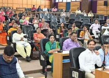 અમદાવાદ મ્યુનિ.બજેટ બેઠકની ચર્ચામાં કોંગ્રેસના મહિલા કોર્પોરેટરના આક્ષેપને મેયરે રેકર્ડ ઉપરથી દુર કર…