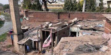 વિવિધ વિસ્તારોમાં દબાણો દૂર કરી બે ટ્રક સામાન જપ્ત કરાયો | Two trucks of goods seized after removing…