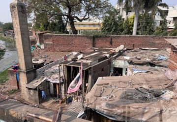 વિવિધ વિસ્તારોમાં દબાણો દૂર કરી બે ટ્રક સામાન જપ્ત કરાયો | Two trucks of goods seized after removing…