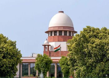 સરકાર જનતાને મફત લહાણીના બદલે રોજગારી આપે : સુપ્રીમ કોર્ટનો ઠપકો | Government should provide employm…