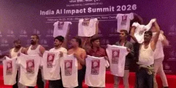VIDEO: AI ઈમ્પેક્ટ સમિટમાં યુથ કોંગ્રેસના કાર્યકરોનો હોબાળો, ભારત મંડપમમાં ટી-શર્ટ ઉતારી નારેબાજી | …
