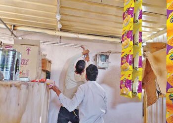 સુરેન્દ્રનગરના બાર ગામોમાંથી 45.77 લાખની વીજ ચોરી ઝડપાઈ | Electricity theft worth Rs 45 77 lakhs cau…