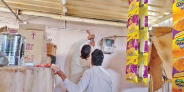 સુરેન્દ્રનગરના બાર ગામોમાંથી 45.77 લાખની વીજ ચોરી ઝડપાઈ | Electricity theft worth Rs 45 77 lakhs cau…