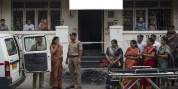 જામનગરમાં તિરુપતિ પાર્ક સોસાયટીમાં ભાણેજના લગ્નમાં આવેલા મામીનું વિચિત્ર સંજોગોમાં ગંભીર સ્વરૂપે દાઝ…