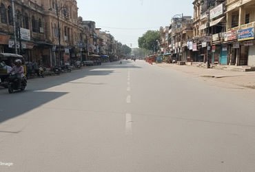 વધુ એક રસ્તો બંધ: ગોલ્ડન જંકશન પર નવી વરસાદી ગટર અંગે આગામી 20 દિવસ સુધી રસ્તો બંધ | Vadodara: Road …