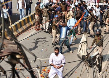 AI સમિટમાં દેખાવોનો મુદ્દો ગરમાયો, ઈન્દોરમાં ભાજપ-કોંગ્રેસના કાર્યકરો વચ્ચે પથ્થરમારો, અનેક ઘાયલ | m…