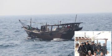 દ્વારકાના દરિયામાં 5 કરોડની વિદેશી સિગારેટ સાથે ‘અલ મુખ્તાર’ નામની બોટ ઝડપાઈ, 4 ઈરાની ક્રૂને દબોચ્યા…