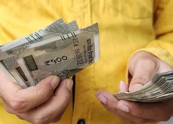 ક્રિસ્ટલ પ્રમુખ કોમર્શિયલ હબમાં ઓફિસ લેનાર મેડિકલ ઓફિસરના રૂપિયા ફસાયા | Money of medical officer wh…