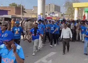 VIDEO: અમદાવાદમાં ક્રિકેટ ફીવર, સ્ટેડિયમમાં ભારત-સાઉથ આફ્રિકાનો જંગ જોવા ફેન્સ ઉમટ્યાં | Ahmedabad N…