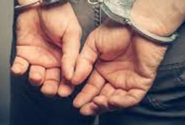 ચાર વર્ષ પહેલા સુરતમાં થયેલી બે કરોડની લૂંટનો વોન્ટેડ આરોપી ઝડપાયો | Wanted accused in two crore rob…