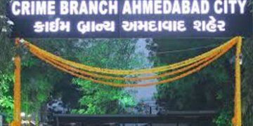 નેપાળમાંથી ફરાર આરોપીઓને ઝડપી લેવાના કેસમાં ક્રાઇમબ્રાંચને સન્માન | home department facelited crime …