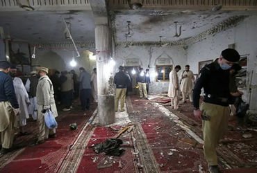 પાક. સેનાના મસ્જીદ મદ્રેસાઓ ઉપર હુમલા 17નાં મોત, પાક. બોમ્બીંગથી તાલિબાન ભડક્યું | Pak Army attacks …