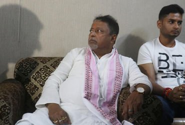 બંગાળના રાજકારણના ‘ચાણક્ય’ અને પૂર્વ રેલવેમંત્રી મુકુલ રોયનું નિધન, મમતાએ ગુમાવ્યા જૂના સાથી | Forme…