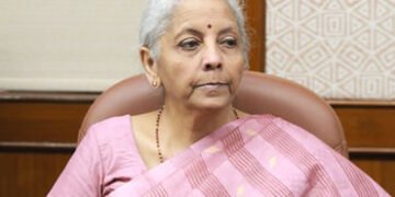 બળજબરીથી વીમો વેચવો ગુનો છે, મિસ-સેલિંગ બંધ કરો: બેન્કોને નાણામંત્રી સીતારમણની ચેતવણી | Finance Mini…