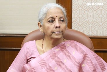 બળજબરીથી વીમો વેચવો ગુનો છે, મિસ-સેલિંગ બંધ કરો: બેન્કોને નાણામંત્રી સીતારમણની ચેતવણી | Finance Mini…