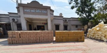 કચ્છમાં બેદરકાર પોલીસ અધિકારીઓનીે અન્ય જિલ્લાઓમાં સજા રૂપે બદલી કરાશે | DGP Will take action against…