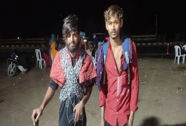 16 વર્ષના કિશોરની 10 કિલો સાંકળના ભાર સાથે દ્વારકા સુધીની પદયાત્રા | 16 year old boy walks to Dwarka…