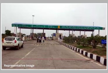 ‘રોડ બનાવો અથવા ટોલ હટાવો…’, હાઈવેનું કામ શરૂ કરાવવા અજાણ્યા શખસે ટોલ પ્લાઝા પર કર્યું ફાયરિંગ | S…