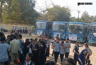 સર્વ શિક્ષા અભિયાનના પ્રવાસમાં ગંભીર બેદરકારી, સુરતના 800 વિદ્યાર્થીઓને સવારનું જમવાનું સાંજે મળ્યું…