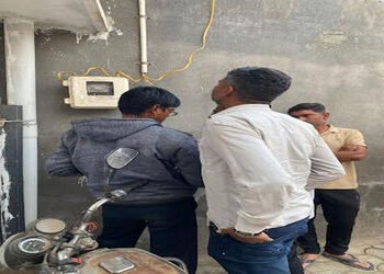 ઝાલાવાડમાં ૧૫૧ કરોડનું બાકી વીજ બિલ વસૂલવા પીજીવીસીએલ 88 હજાર જોડાણ કાપવાની શરૃઆત | PGVCL starts dis…