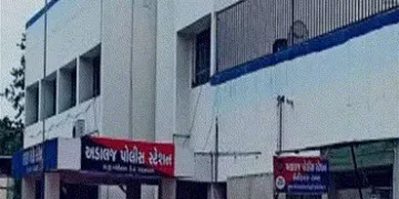 દસ રૃપિયાની ફાટેલી નોટ બદલાવવા મુદ્દે નિવૃત્ત બેંક કર્મચારી પર હુમલો | Retired bank employee attacke…