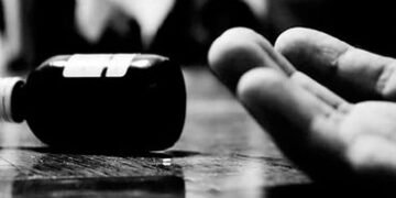 જામનગર જિલ્લાના ધ્રોલમાં પ્રાઇવેટ બેંકમાં ફરજ બજાવતી મહિલા કર્મચારીનો કામના ભારણના કારણે એસિડ પી લઈ …