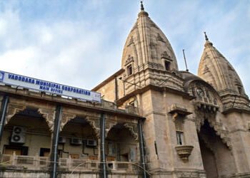 વડોદરા શહેરના રસ્તાઓ પરના ખાડાઓની દુરસ્તી પાછળ રૂ.1.70 કરોડનો ખર્ચ થયો | Rs 1 70 crore spent on repa…