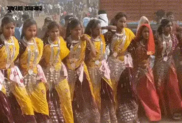 VIDEO | ‘ભંગુરિયા’ મેળો: છોટાઉદેપુર અને MPના સરહદી વિસ્તારોમાં હોળીનો થનગનાટ, આદિવાસી સંસ્કૃતિના અનો…